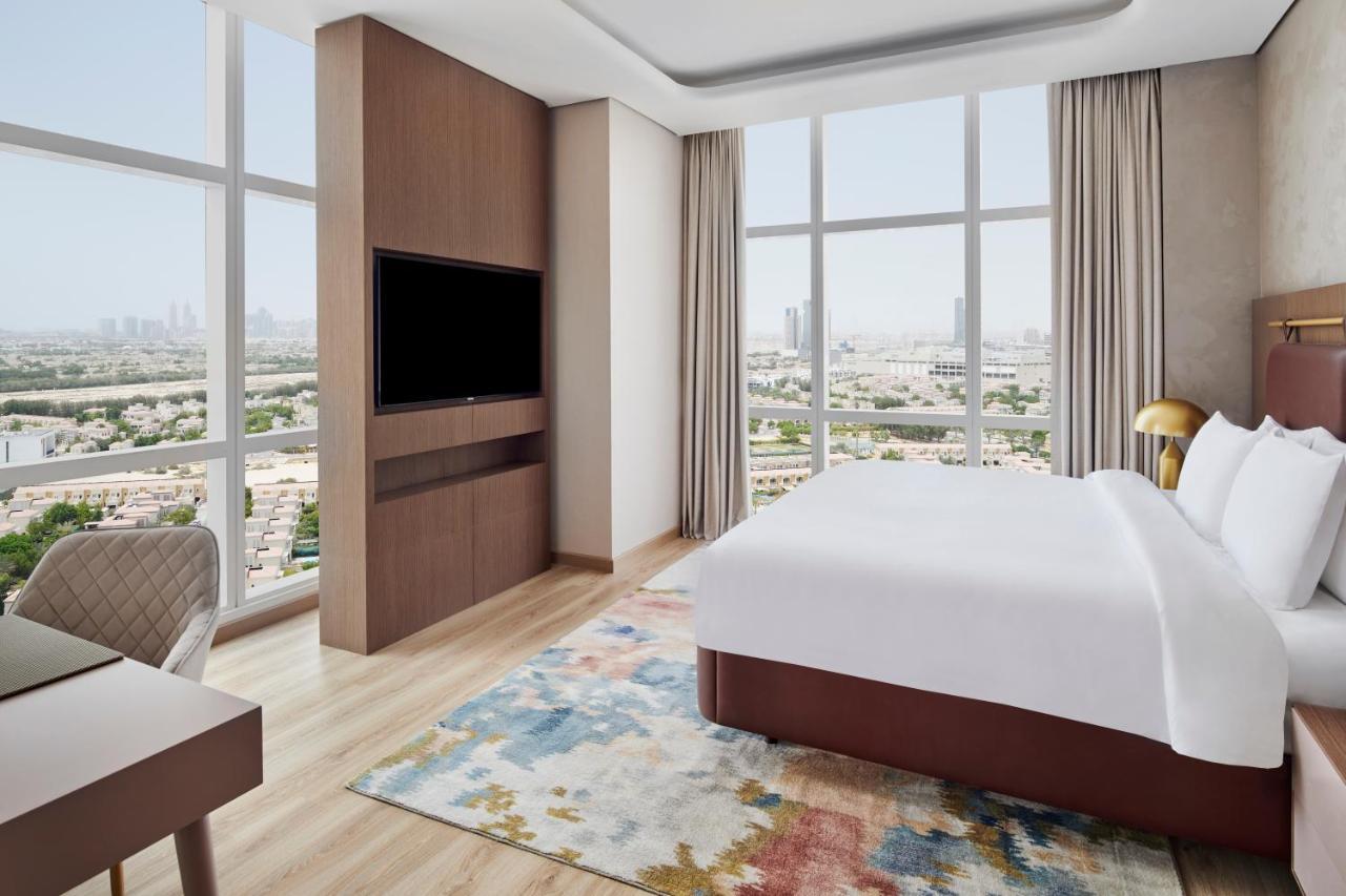 Deluxe Suite met kingsize bed en panoramisch uitzicht over de stad (gratis shuttle naar het strand, winkelcentrum en metrostation)