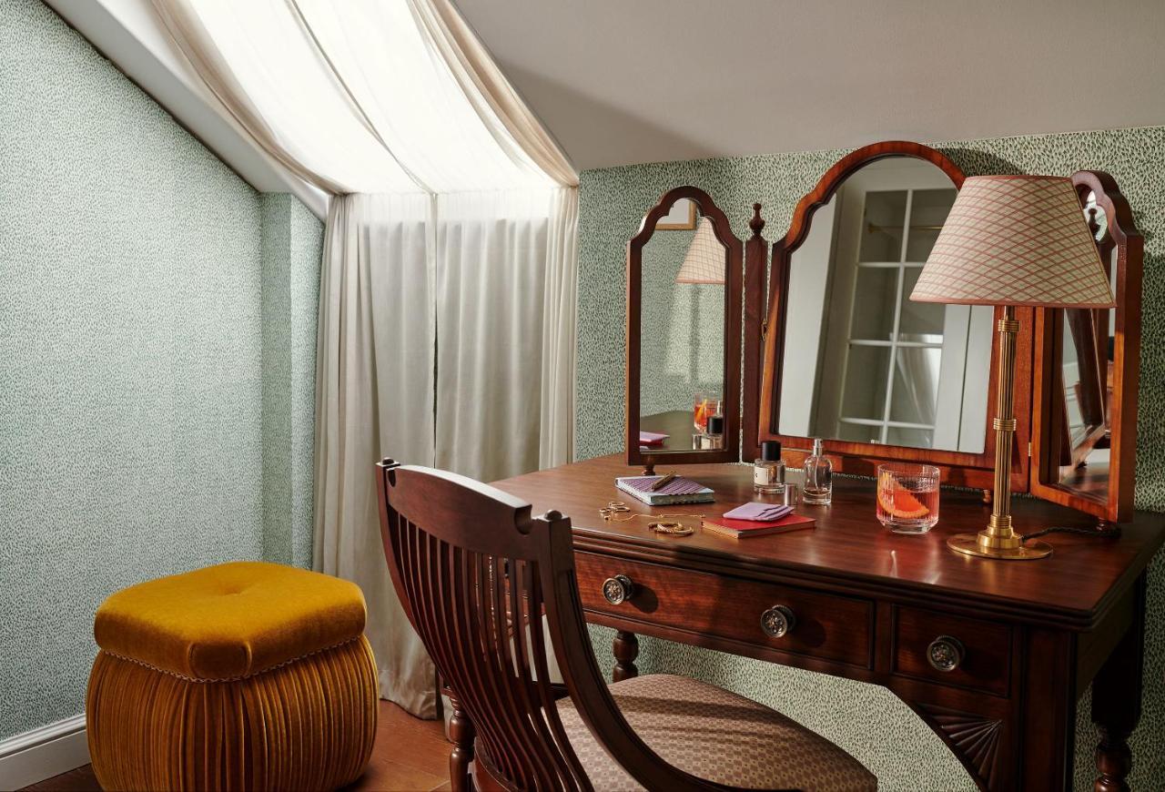 Nook Room