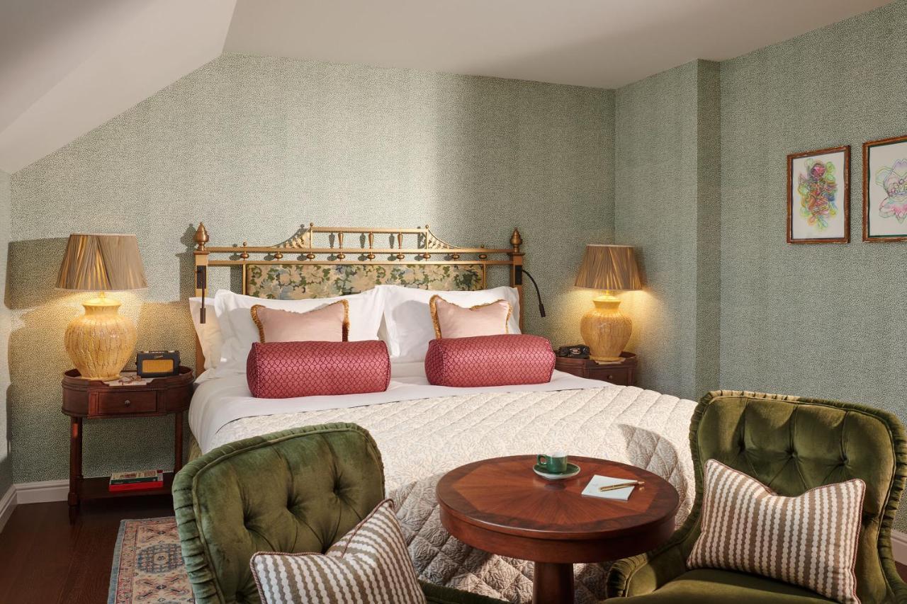 Nook Room