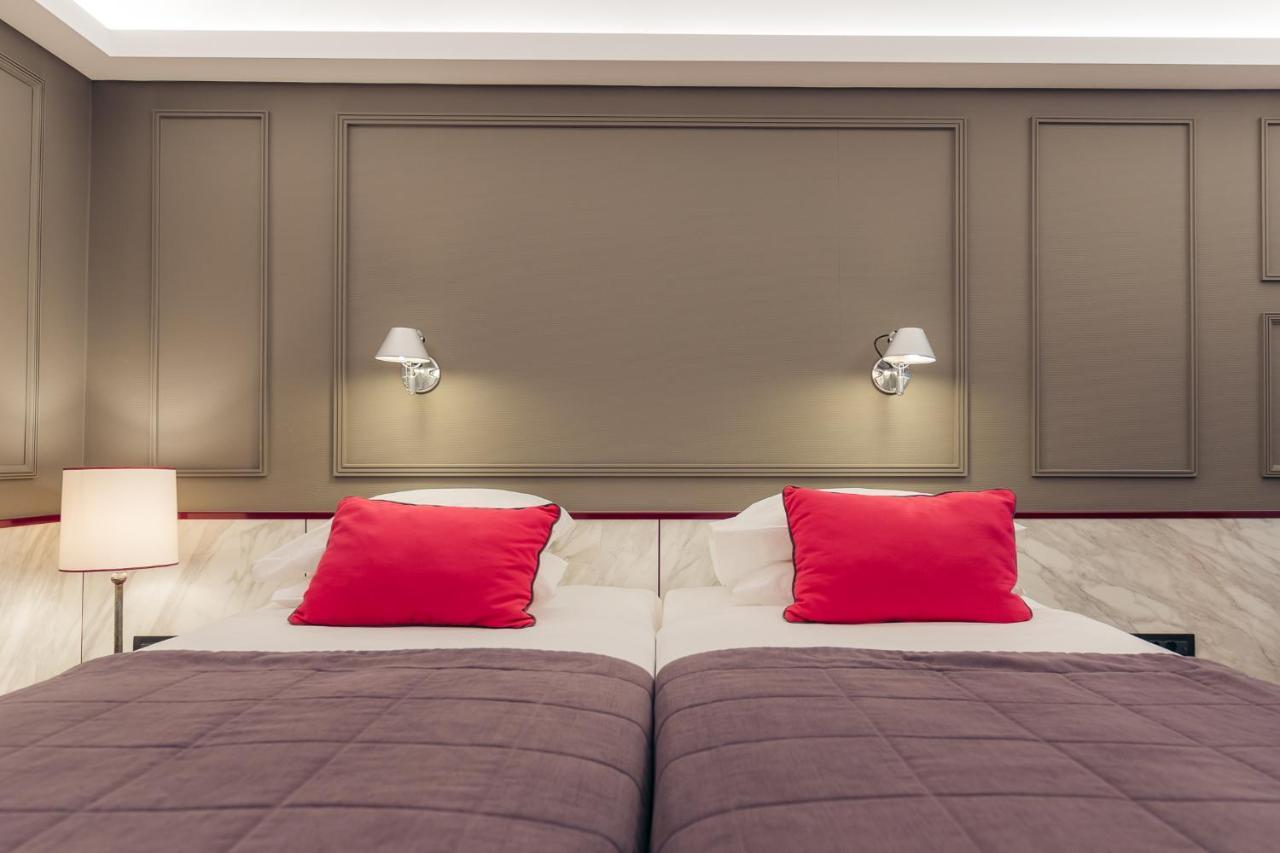 Quarto com Cama de Casal ou 2 de Solteiro