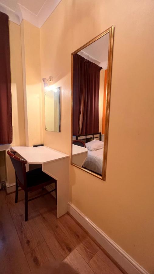 Single Room Private Bathroom