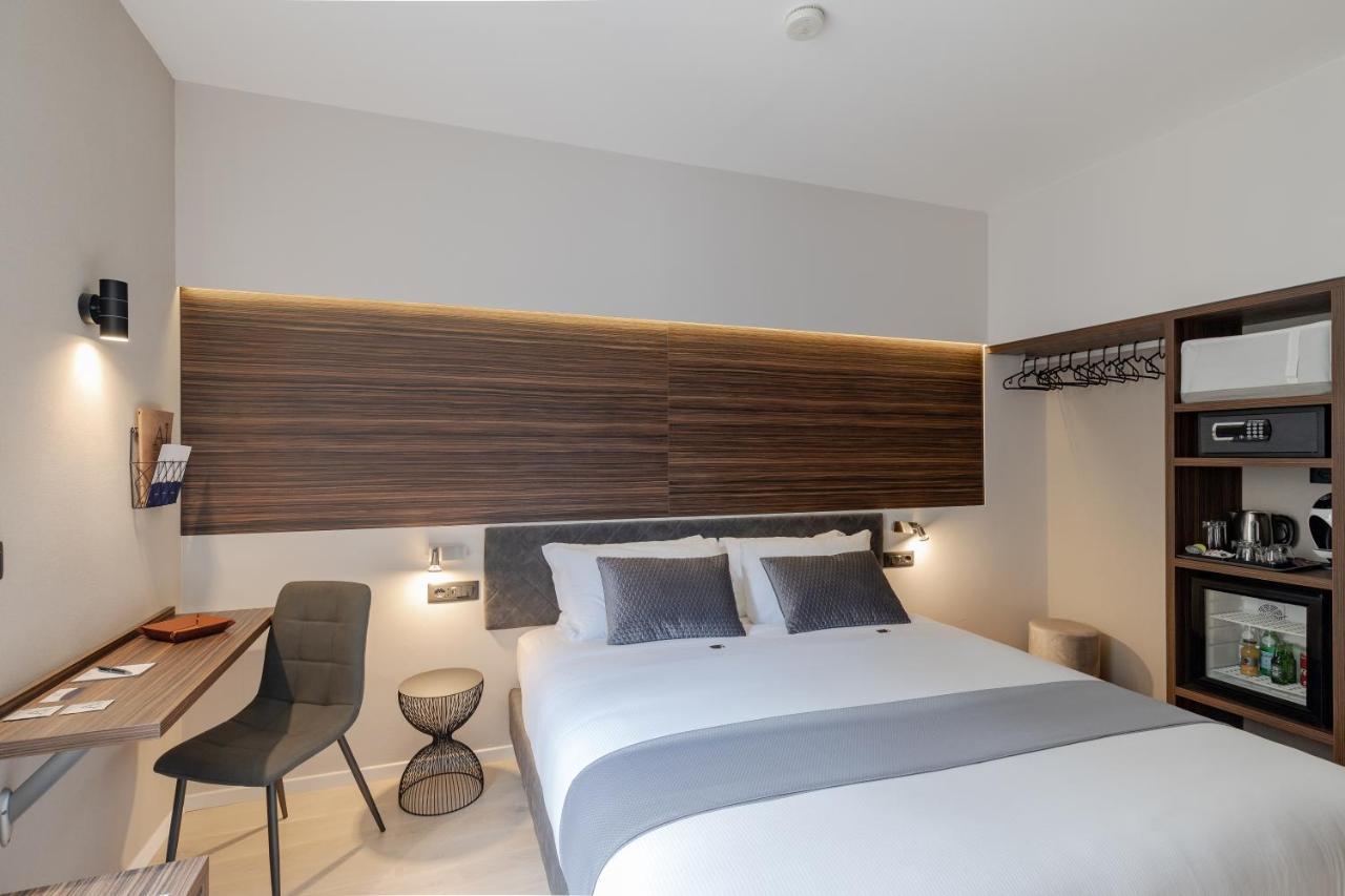Deluxe Queen Room Two Queen Beds