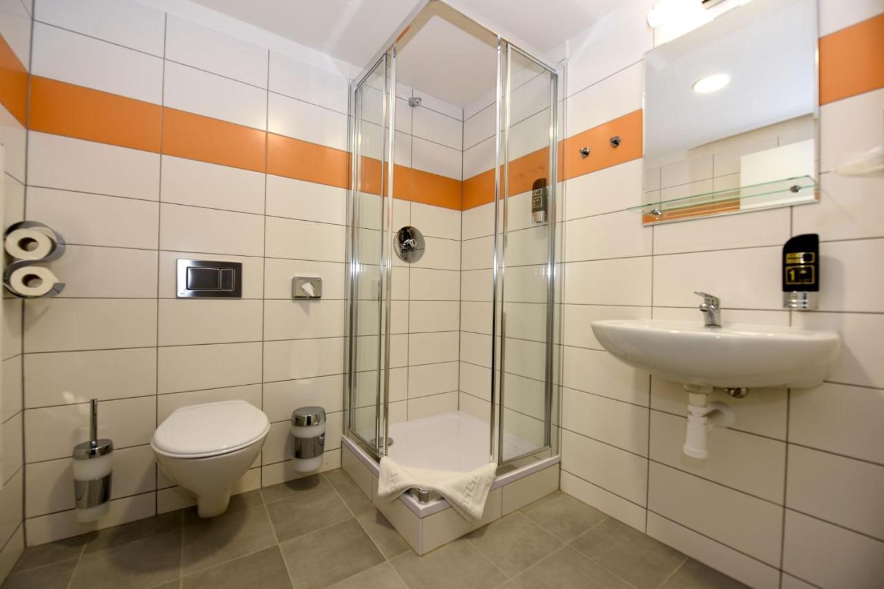 Single Room Private Bathroom