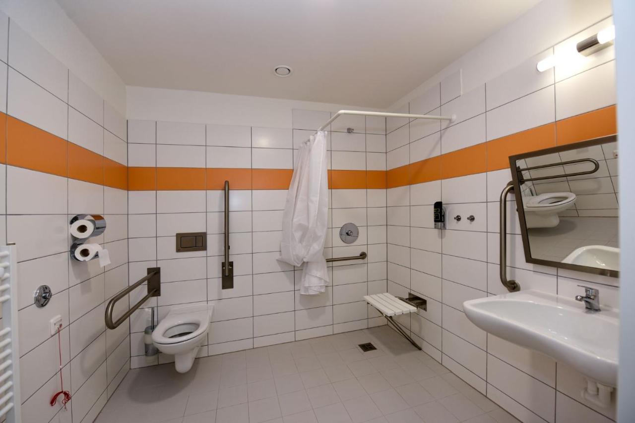 Double or Twin Room Private Bathroom