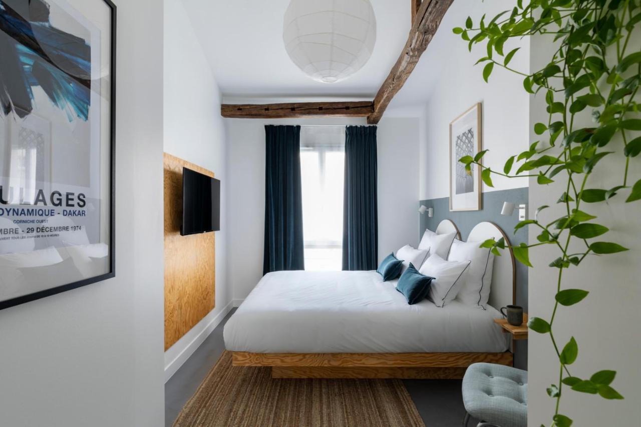 Dreibettzimmer mit Dusche