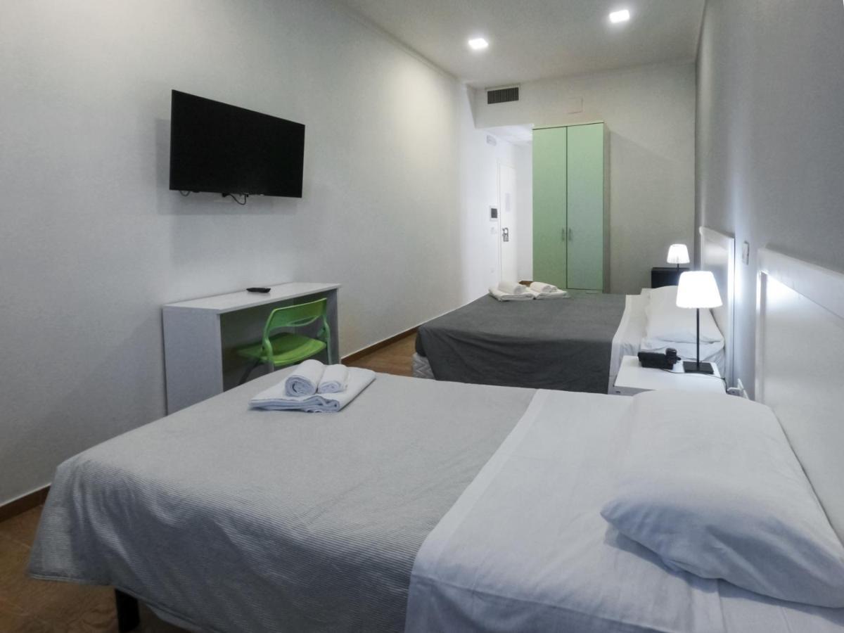 Dreibettzimmer mit eigenem Bad