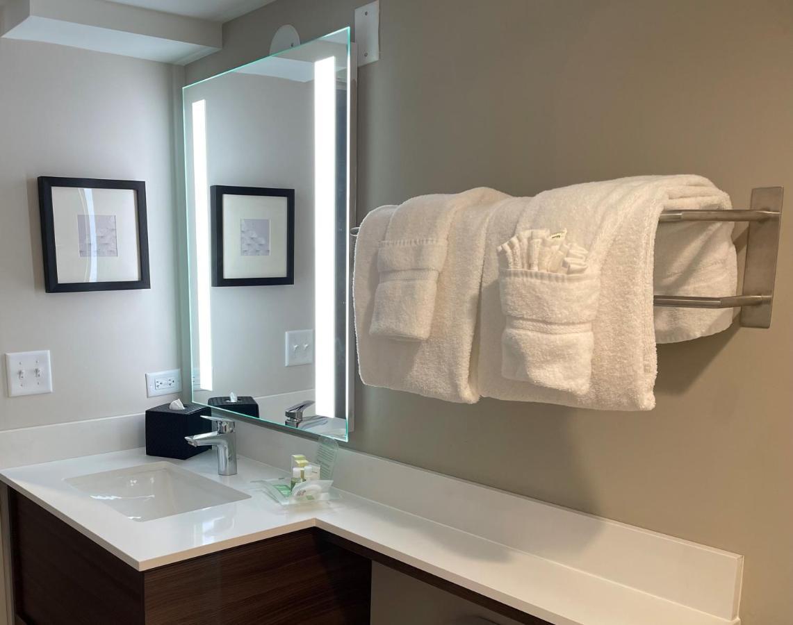 Quarto com Cama King-size e Banheiro Acessível a Cadeirantes - Não Fumantes