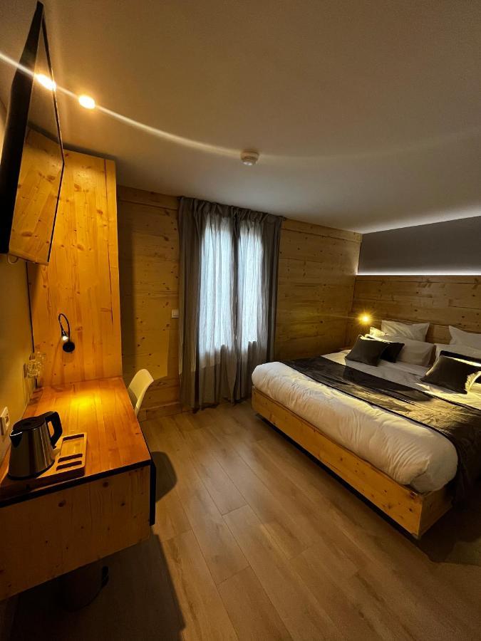 Chambre Lit Queen-Size Dakar