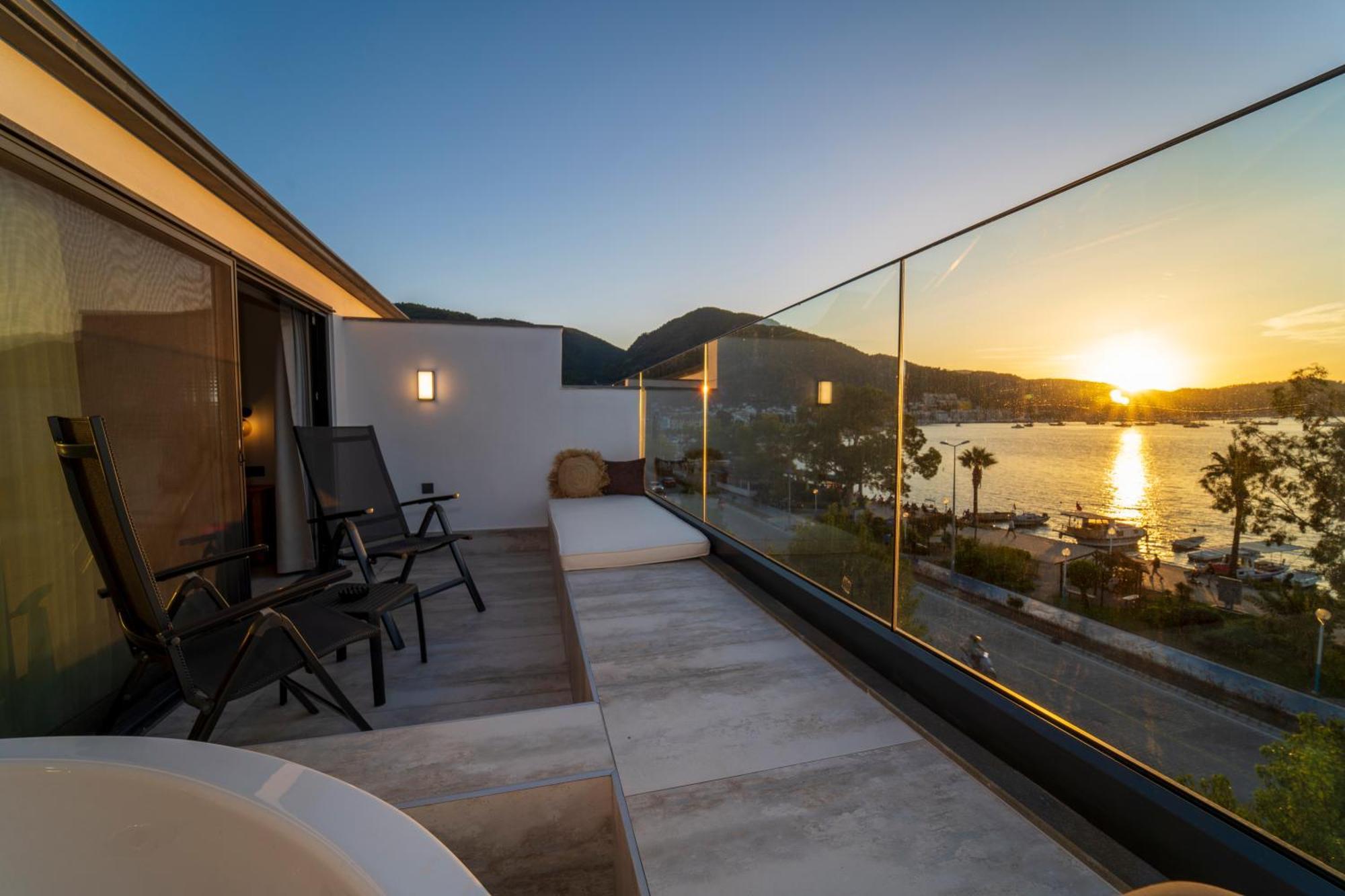 Deluxe Suite Sea View