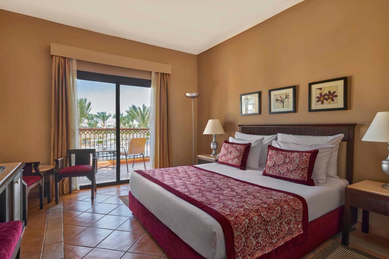 Superior Queen or Twin Bed Pool View