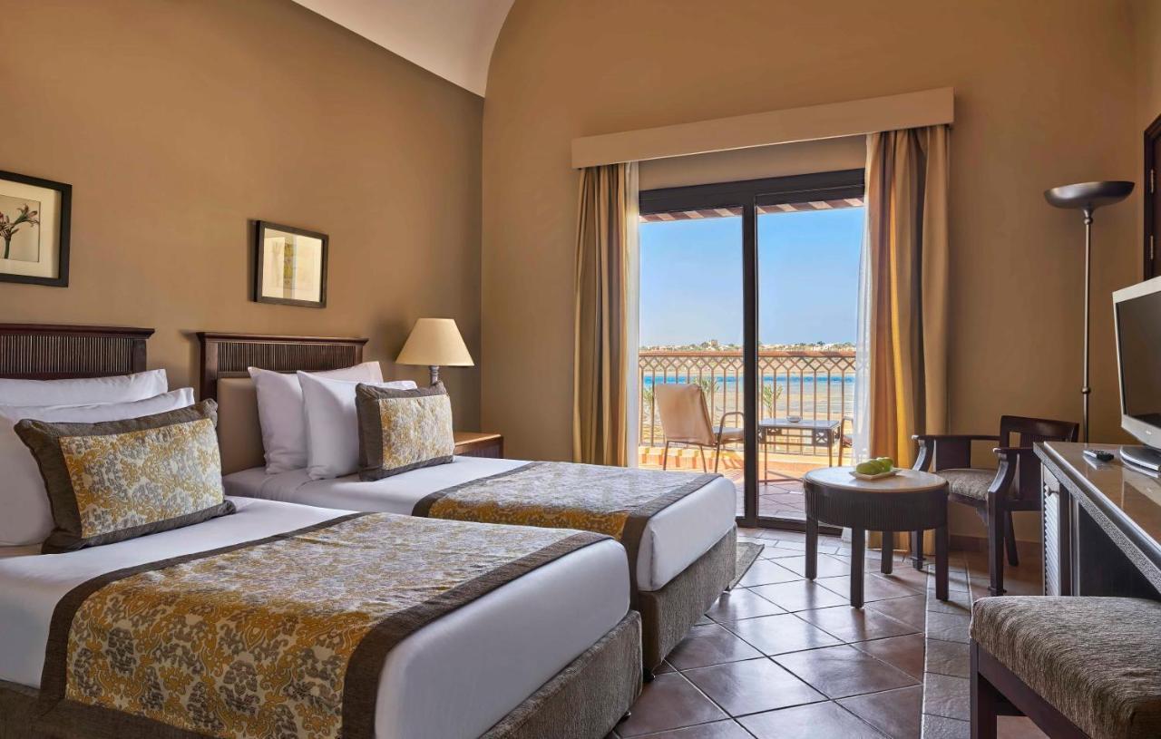 Superior Queen or Twin Bed Sea View