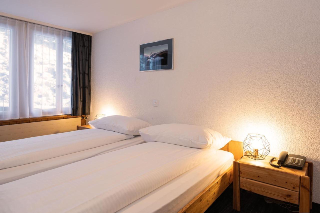 Small Double Room Private Bathroom no view