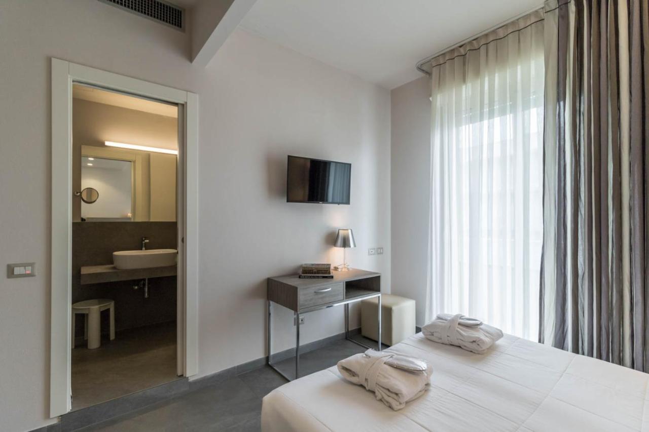 Habitación Deluxe con terraza y vistas a la piscina