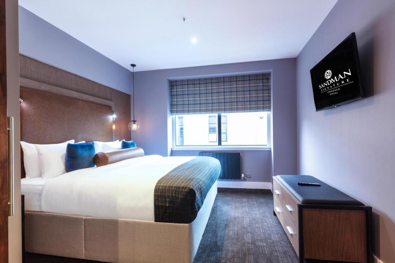 Deluxe Suite, 1 Bedroom, 1 King, Sofa Bed, Kitchenette,812374340:JPEG