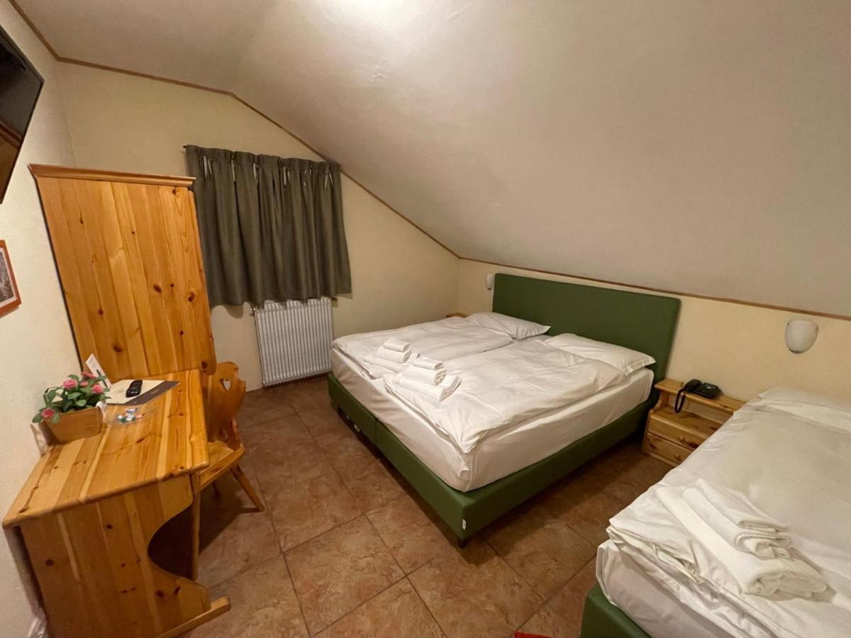 Dreibettzimmer