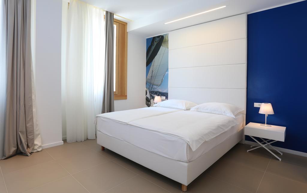 Deluxe Double Room City View