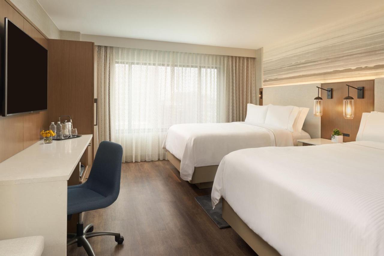 Chambre avec 2 Lits Doubles - Vue sur Ville
