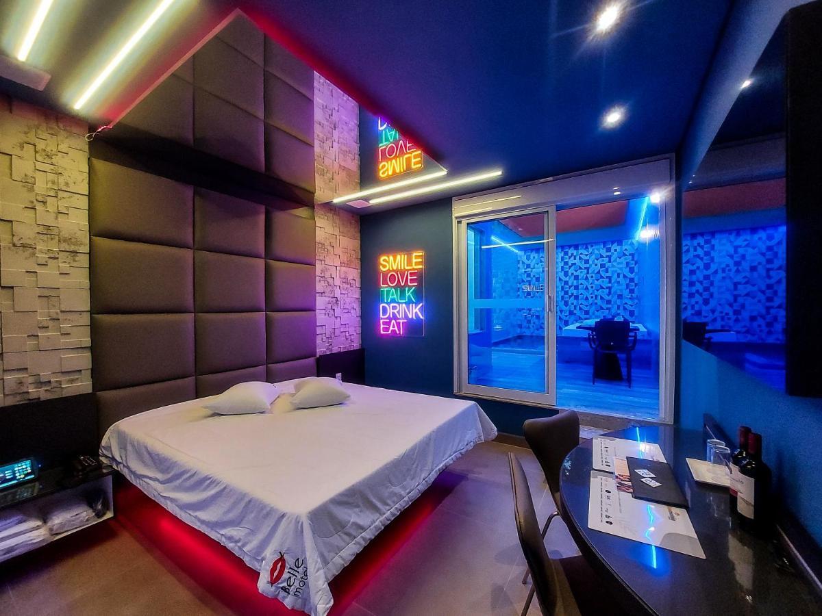Deluxe Double Room Pool Access