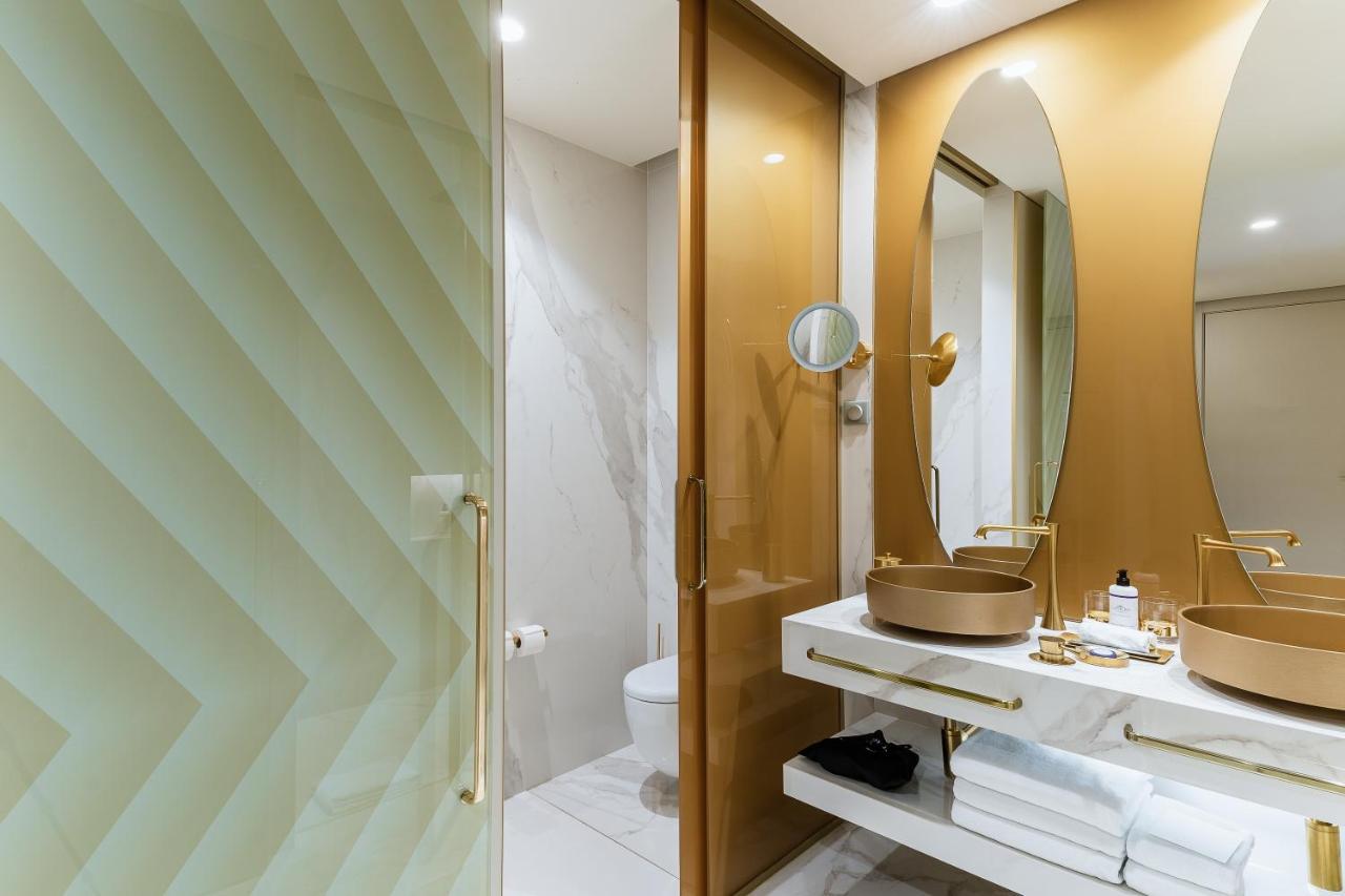 Avenue View