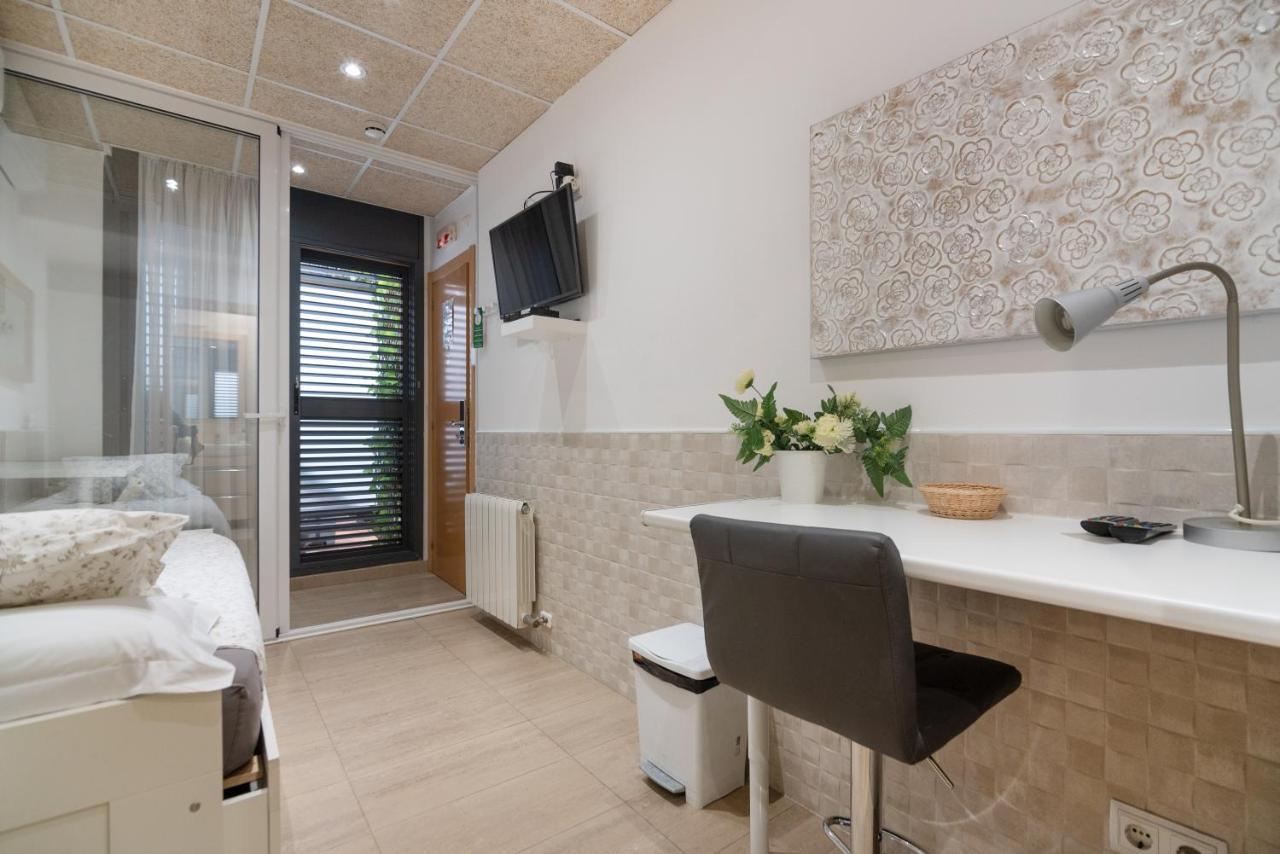 Single Room Private Bathroom
