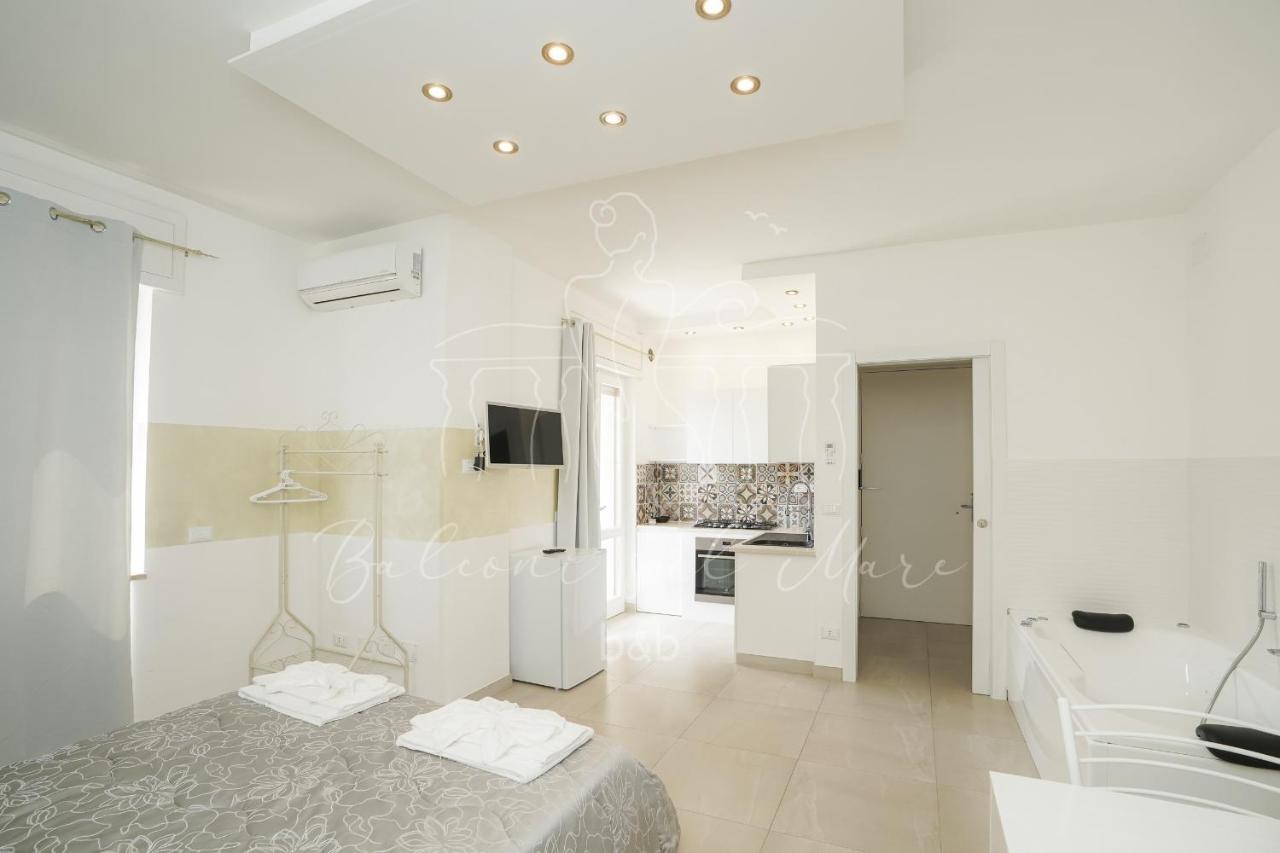 Studio Spa Bath