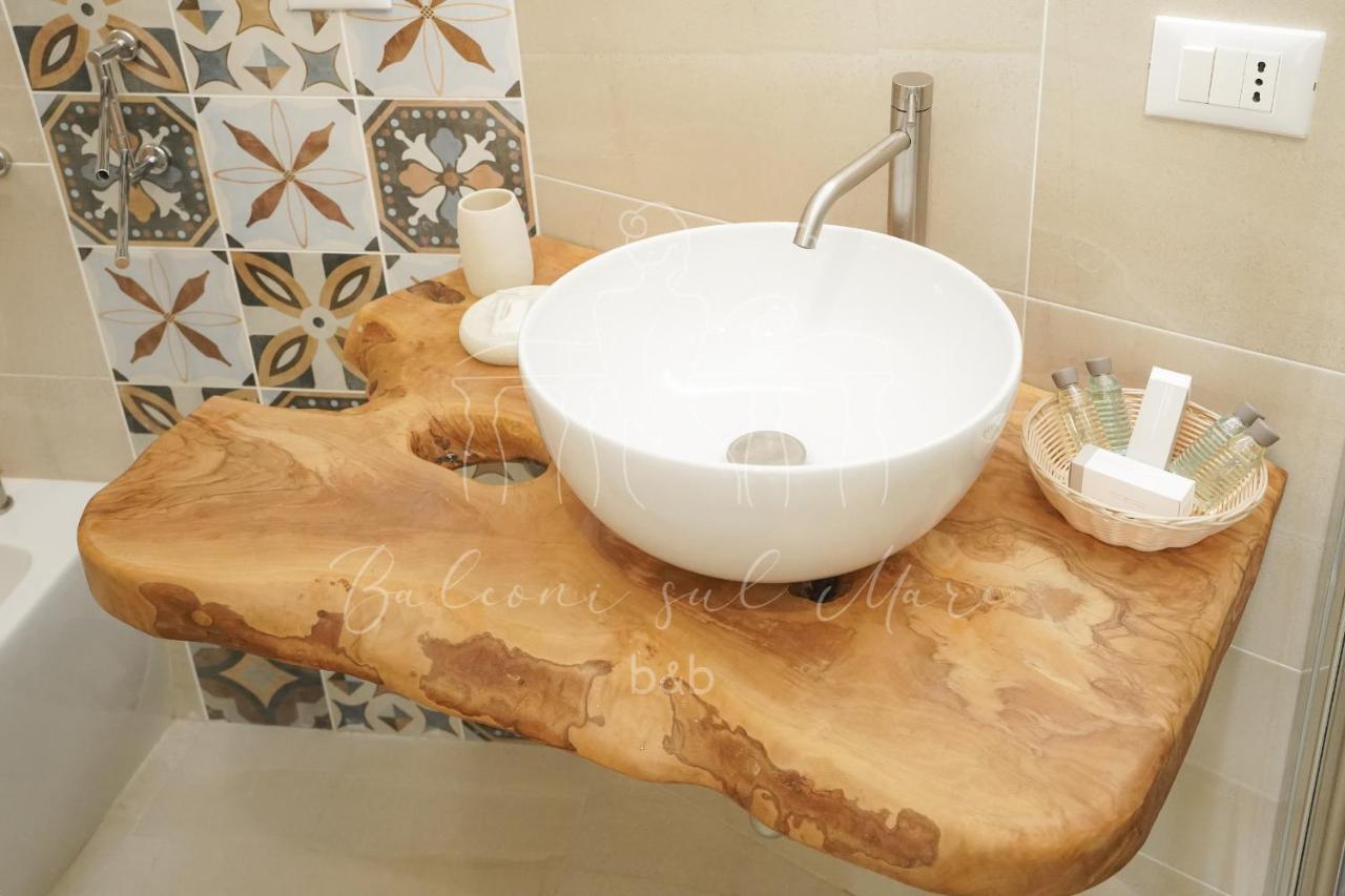 Studio Spa Bath