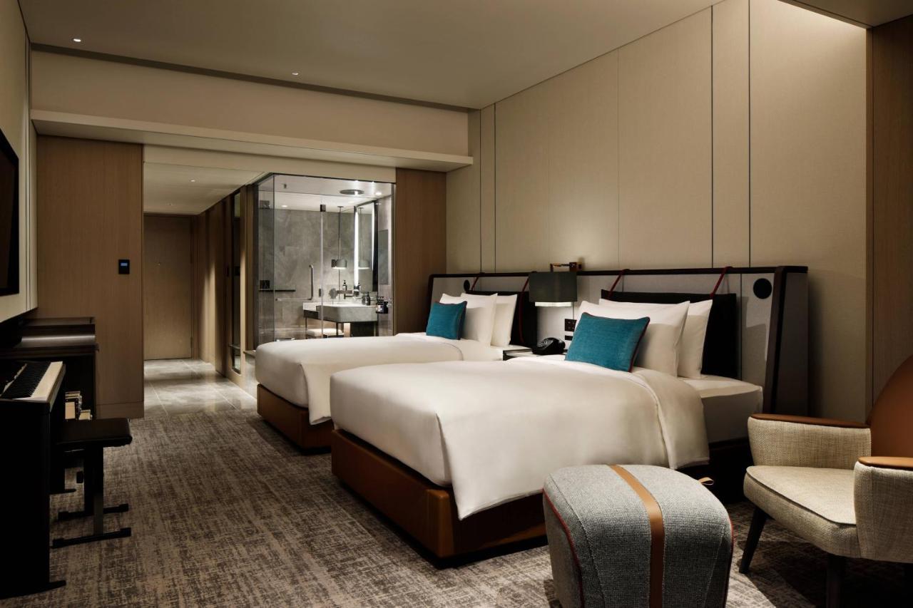 Chapter 1 Twin Executive High Floor