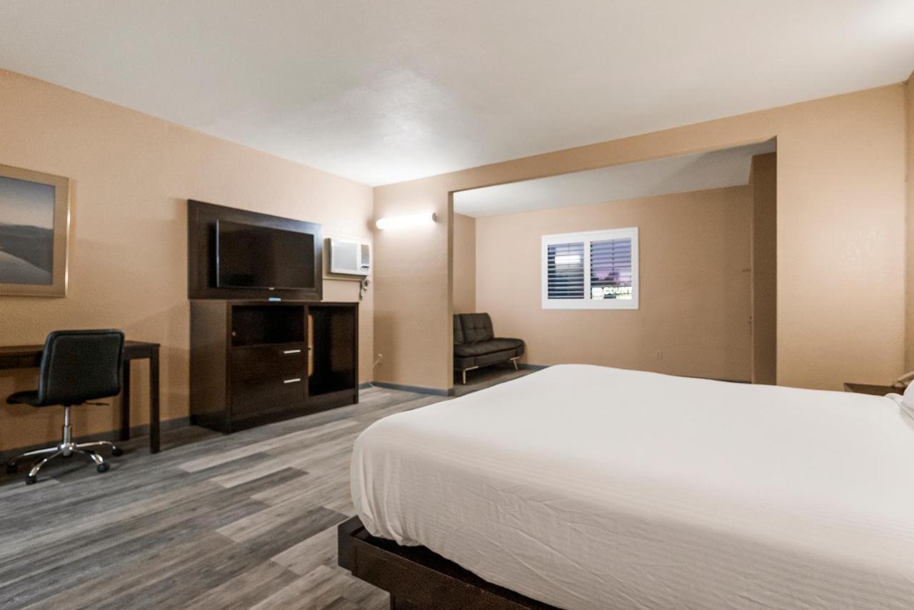 Mini Suite,1362687638:JPEG