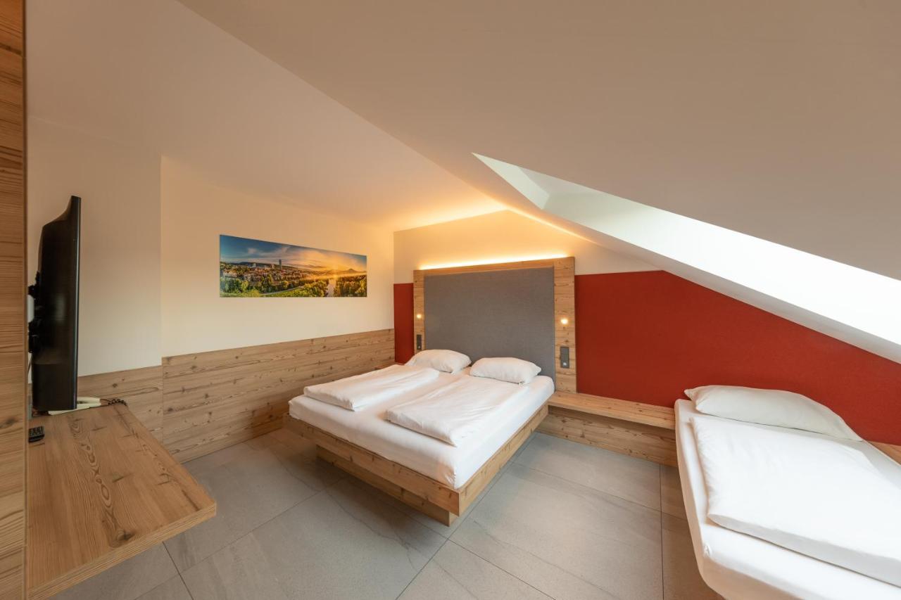 Triple Room,1646885945:JPEG