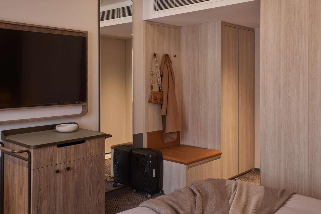 Zimmer mit Kingsize-Bett