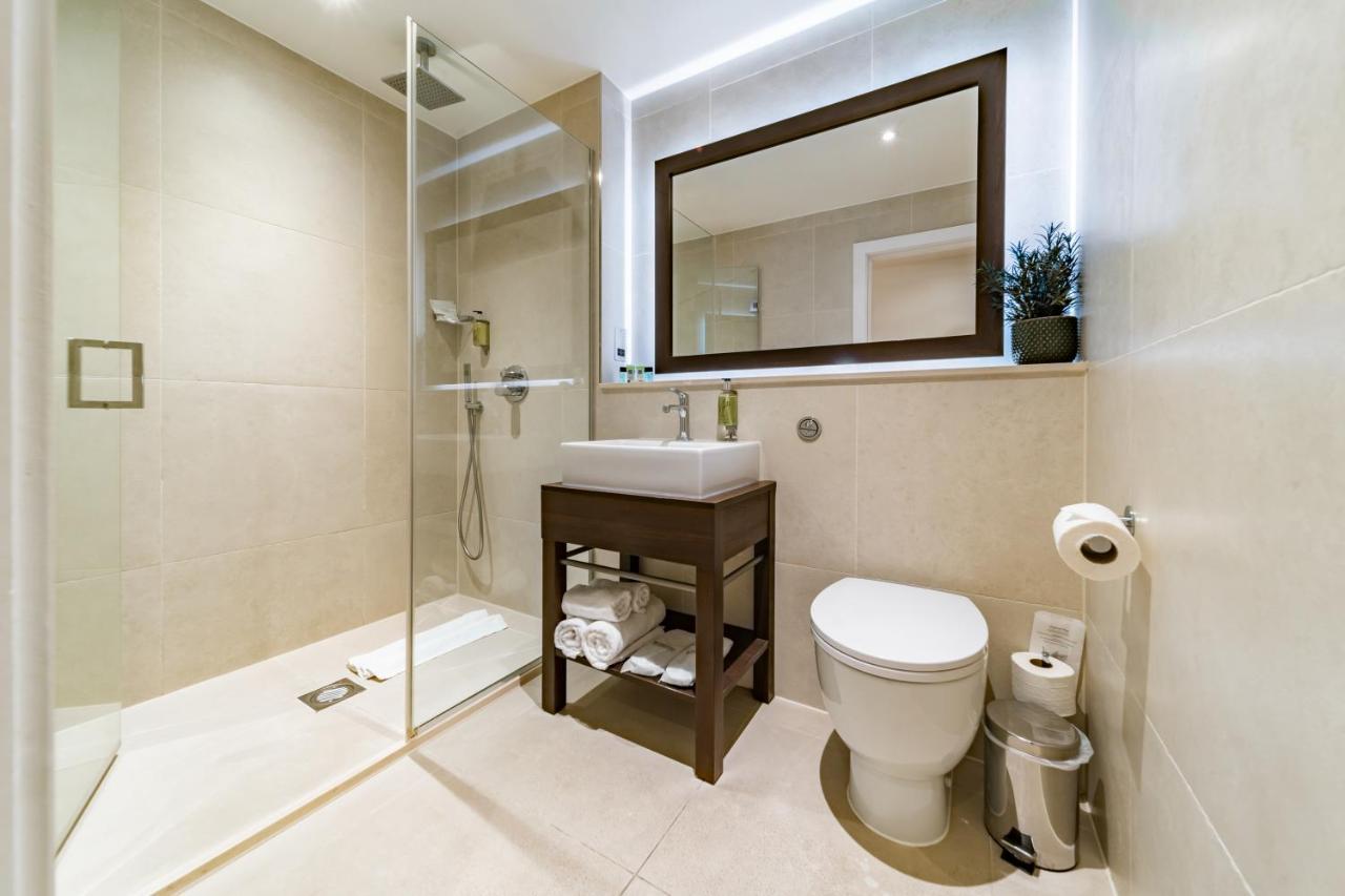 Deluxe Double Room Windowless