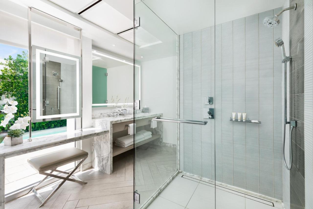 Luxury Second Floor Balcony Suite