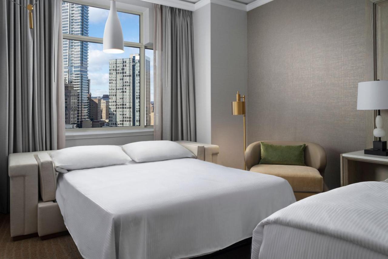 Deluxe King Room City View