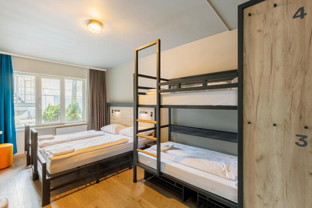 Familienzimmer (2 Erwachsene + 2 Kinder)