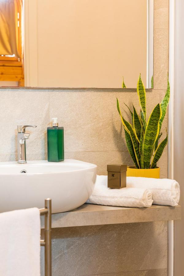 Twin Room Private Bathroom