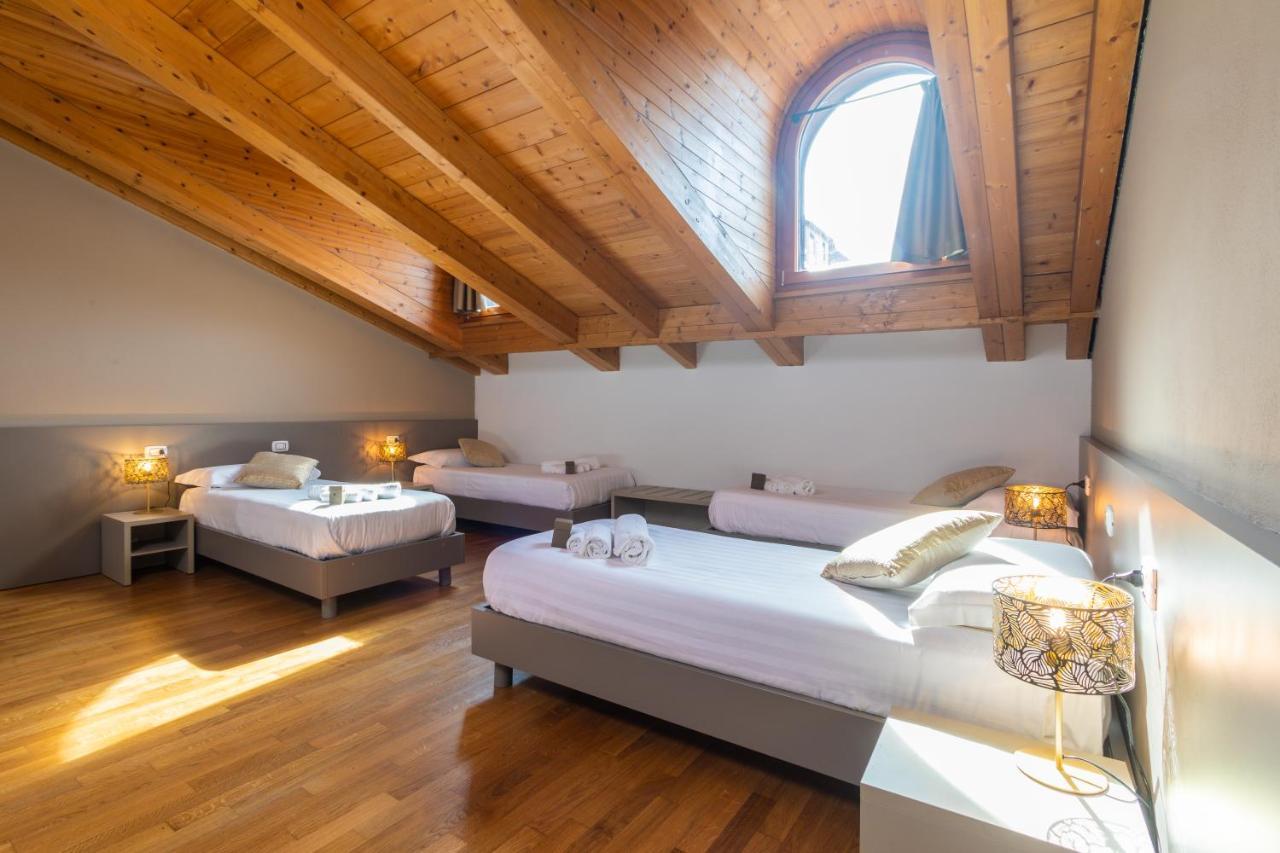 Premium Quadruple Room Single Beds