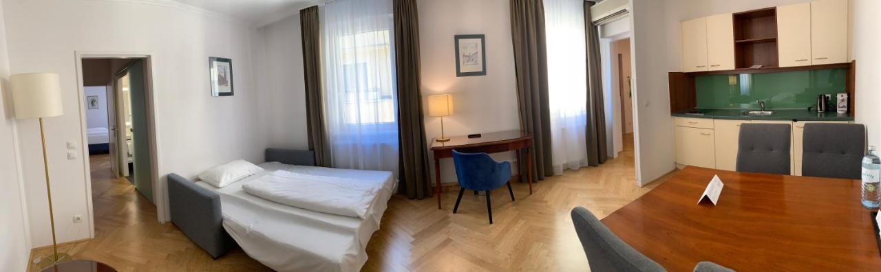 Superior One Bedroom Apartment