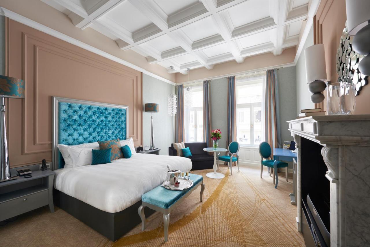 Aria Signature King Room Sofa