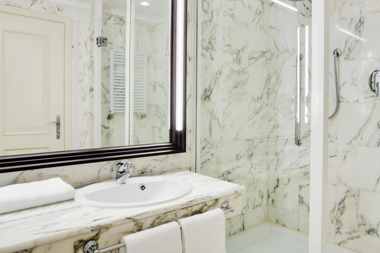 Prestige King Room