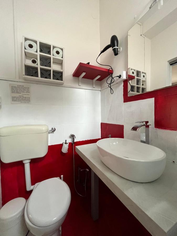Deluxe Double Room Shower
