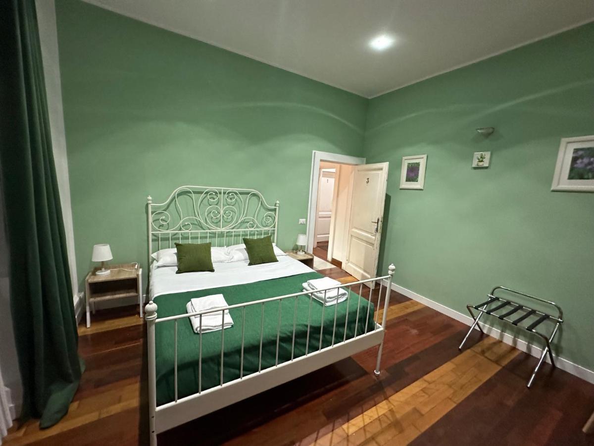 Double Room Private External Bathroom
