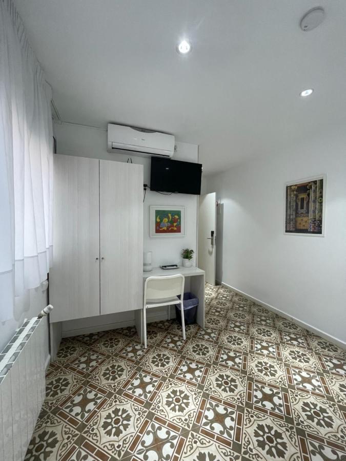 Twin Room Bathroom