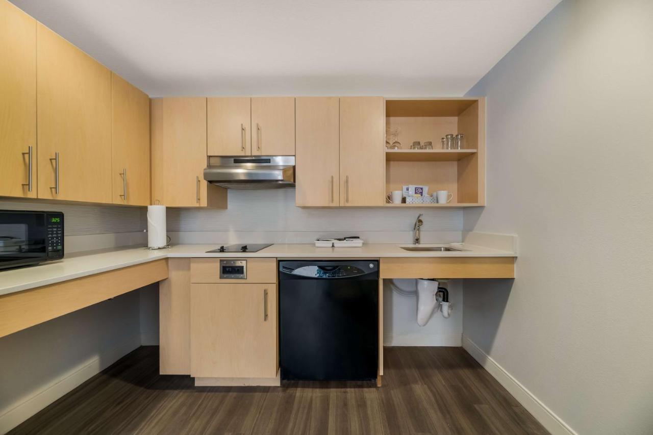 Mobility or Hearing Accessible Two Bedroom Suite King Queen,1419013749:JPEG