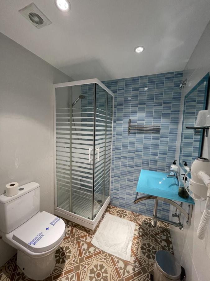 Twin Room Bathroom