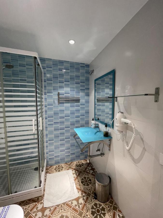 Twin Room Bathroom