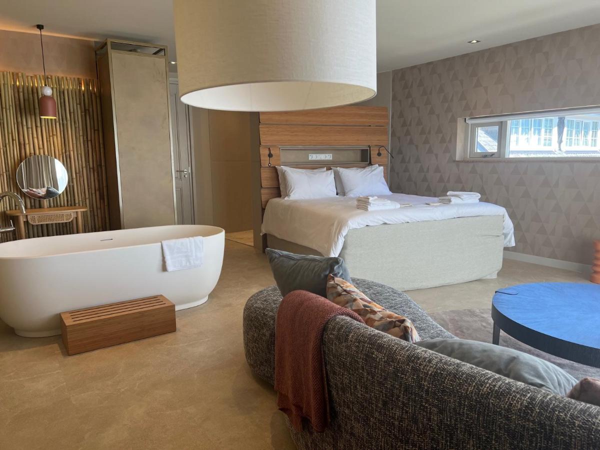 Deluxe Queen Suite