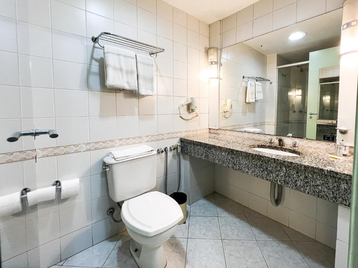 Quarto Clássico com 2 Camas de Solteiro