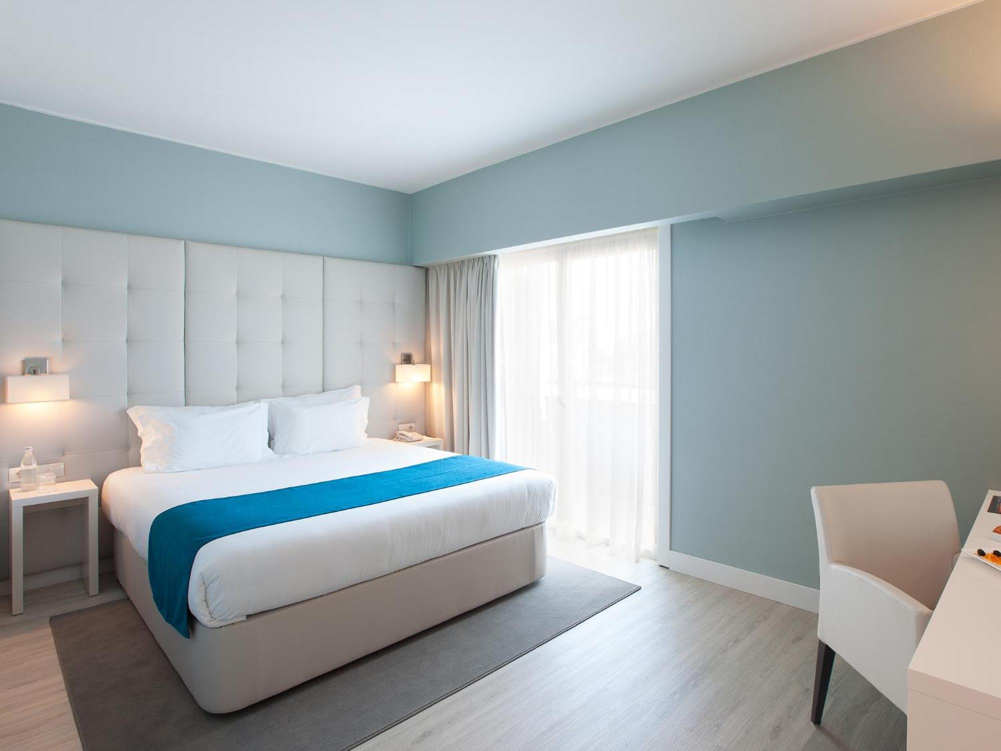 Premium Double or Twin Room with Balcony,1433213977:JPEG