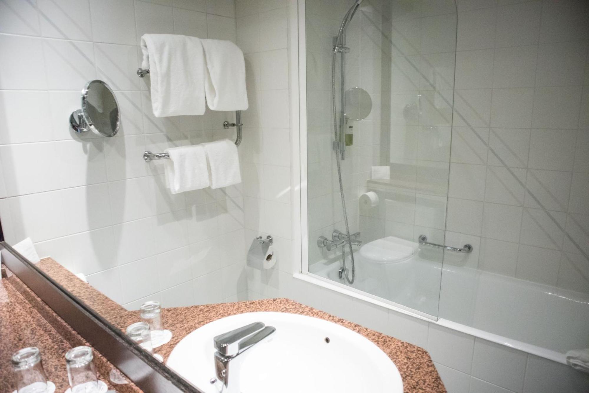 Cama em Dormitório Misto com 6 Camas