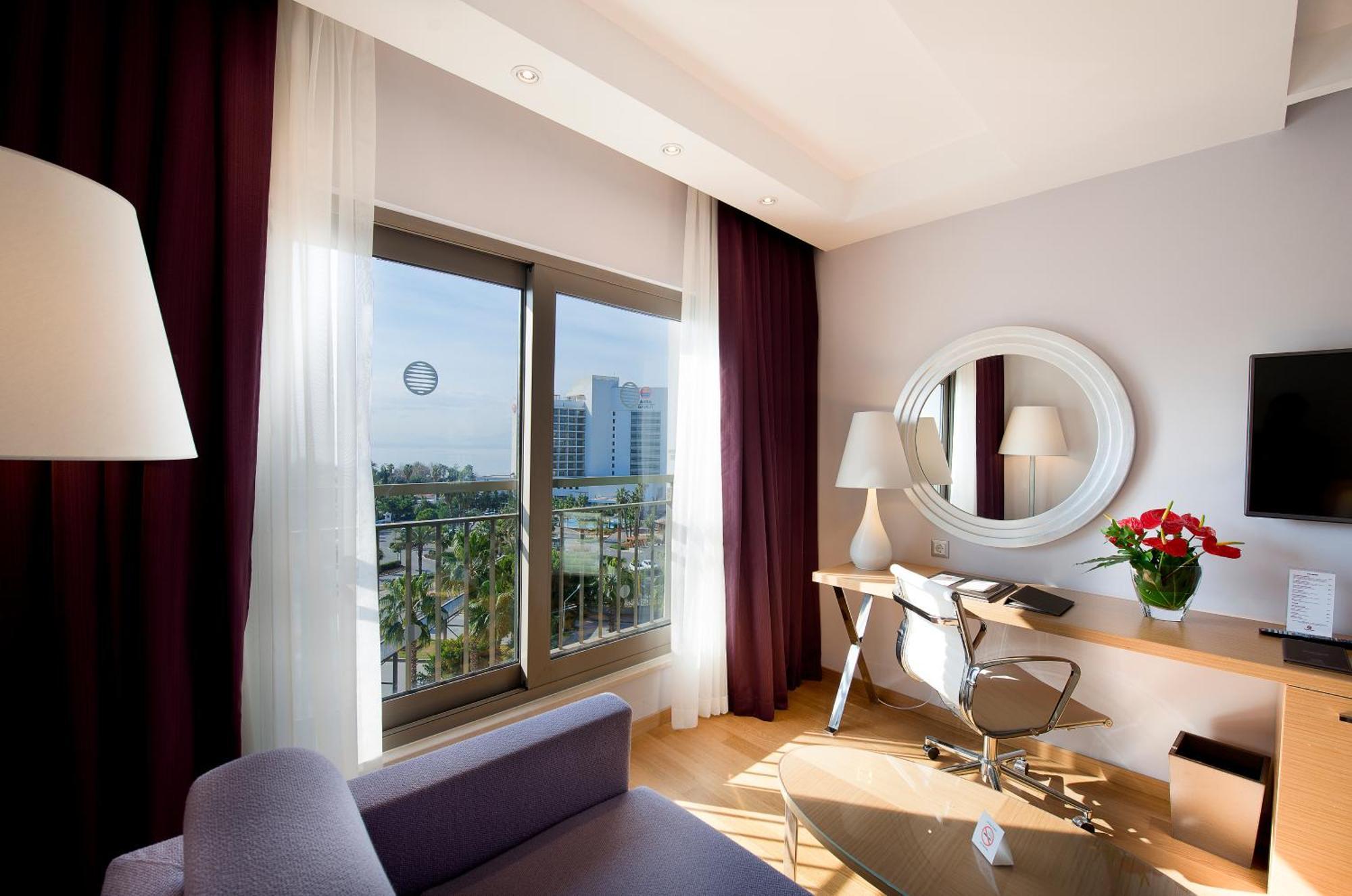 V Casual Suite Balcony Sea View